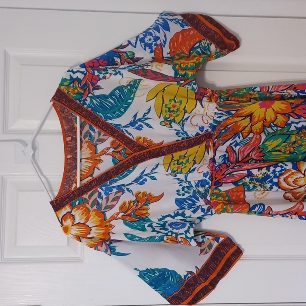 Beautiful floral maxi dress sz M, (tags cut out) in multi color floral print. - Picture 2 of 13
